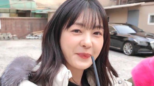 ‘결혼 22년 차’ 이요원, ♥사업가 남편과 뒷담 재미… “지금은 내가 더 해” [RE:뷰]