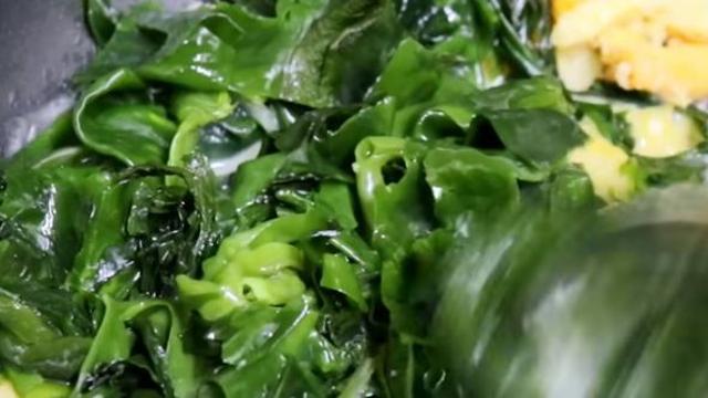 12월 생일인 가족에겐 '이 재료' 넣고 미역국 끓여주면, 일년 내내 칭찬 들어요