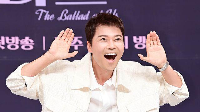 '고정만 10개↑' 전현무, 얼마나 벌었길래…