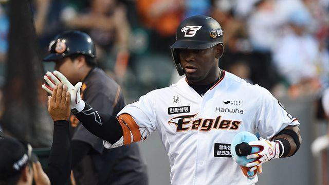 페라자, 한화 컴백 확정! 100만 달러에 KBO 복귀…