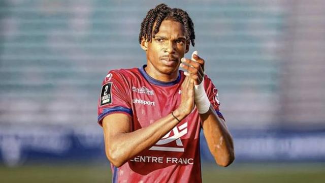 맨체스터 유나이티드, ‘인간 승리’ 매과이어 대체 위해 680억 투자→05년생 프랑스 CB 눈독