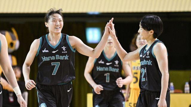 '사키 20득점' 하나은행, 박지수 없는 KB 잡고 공동 1위… 삼성생명도 승리