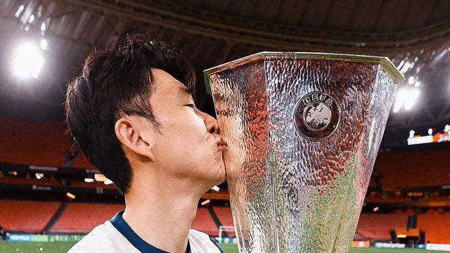 흥민이 형이 왜 거기서 나와? ‘SON  잘못 쓴’ 영국 베팅업체, 규제 대상으로…도박 불법홍보 및 청소년 보호위반 혐의→토트넘 떠나도 레전드는 피곤해