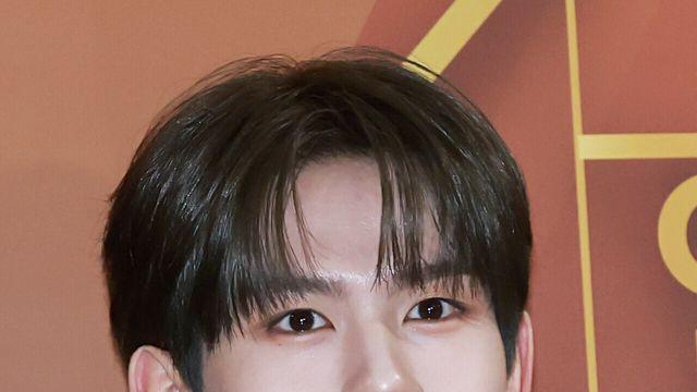 [NC포토] 유어즈 재일, 저희 상 받았어요~