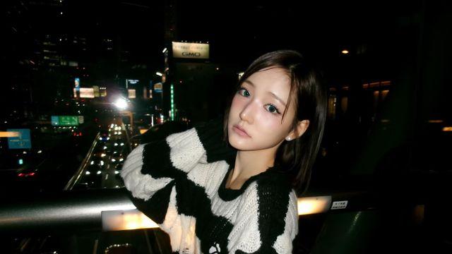 셀럽들의 인스타그램에서 찾은 핑크빛 매트 립&그레이 렌즈 아이디어