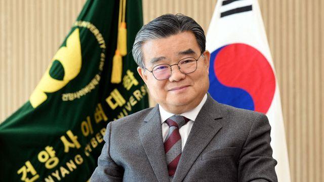 [인터뷰] 이동진 건양사이버대 총장 