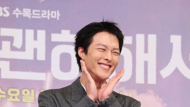 “유부녀한테 사랑에 빠져?”… ‘키스는 괜히 해서’ 장기용, 짠한데 웃기네 [줌인]