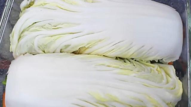 배추에 '설탕'을 섞으면 놀랍게도 고기에 잘 어울리는 음식이 됩니다