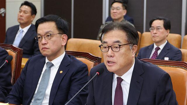 내란특검, '헌법재판관 졸속지명 의혹' 정진석 전 비서실장 소환