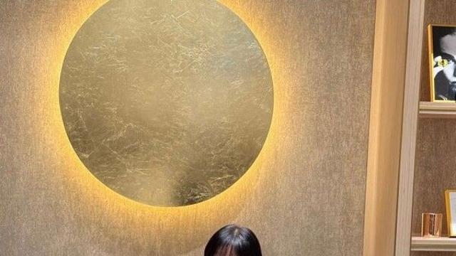 50대 맞아? 고소영, 오프숄더 드레스에 눈부신 '스키니 비주얼' 과시