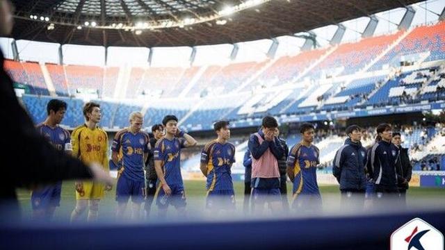 사령탑만 두 번 바꾼 울산, 최종전 패하고도 '행운의 잔류'