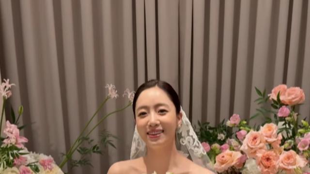 “울지 마!” 함은정, 셀프 축가 울컥…하정우는 축사로 또 웃겼다