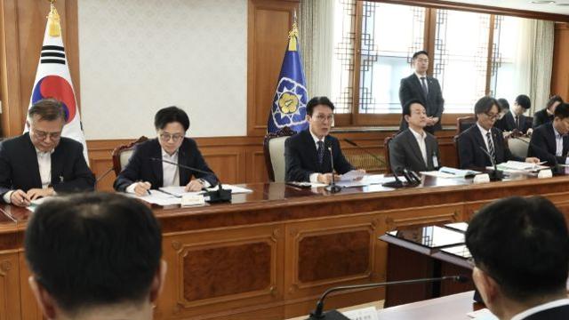 김민석 국무총리 주재 '제8차 국가첨단전략산업위원회' 개최