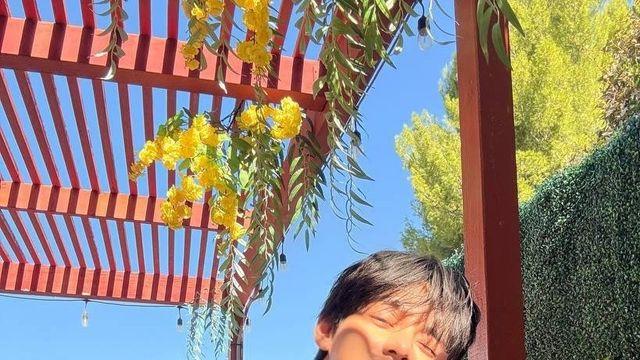 방탄소년단 뷔, LA 바다 러닝하다 외줄타기까지