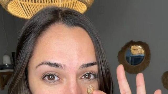 코 속서 테이프 뭉치 나온 30대女…