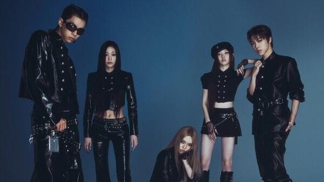 올데이 프로젝트, 첫 EP 새 단체컷 공개…올블랙 시크세련미