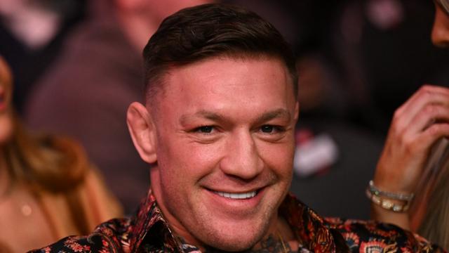 맥그리거 5년 만의 복귀 ‘오피셜’인가…”미국의 생일 아닌가, 정밀하게 무너뜨려야” 상대 거론 챈들러의 공언