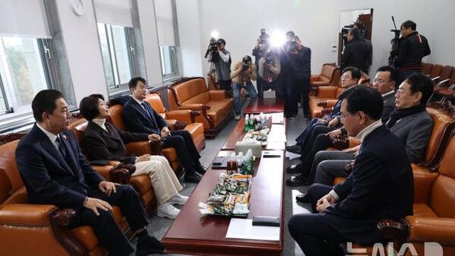 여야, '예산 감액·대장동 국조' 합의 난항…내일 다시 만나기로(종합)