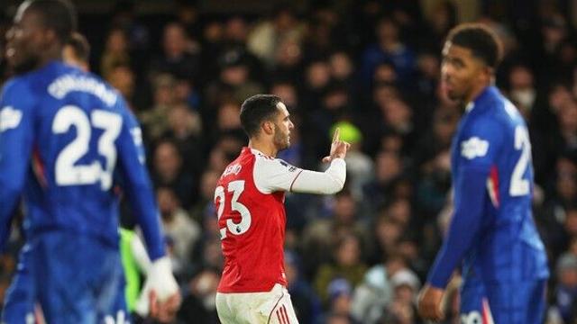 1위 아스널, '카이세도 퇴장' 10명 싸운 첼시와 1-1 진땀 무...2위 맨시티와 5점 차