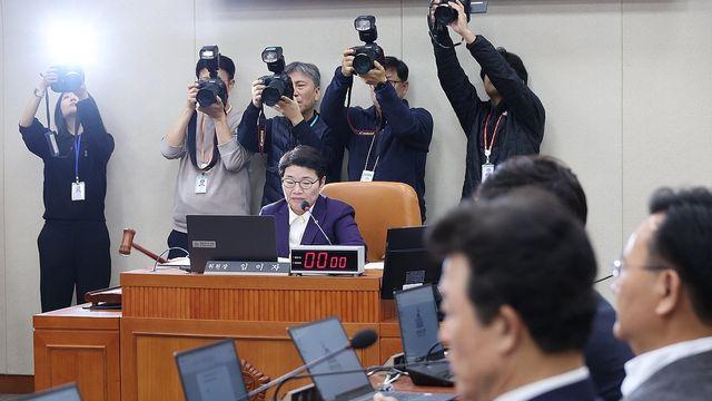 '배당 분리과세 50억 초과구간 신설·최고 30%세율' 기재위 의결(종합)