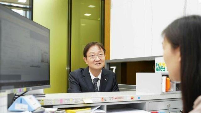 [오프더레코드] 디지털로 충분하다는 증권사…애물단지 된 '점포'