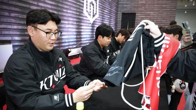 “당연히 참석해야” FA 신분으로 팬 페스티벌 참석한 장성우-황재균, KT 향한 로열티