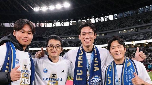 [오피셜] 나상호-오세훈 지도하는 마치다 젤비아 감독, 2026-27시즌까지 재계약...J2 우승+승격, ACLE 진출, 일왕배 우승 공로 인정
