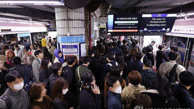 서울지하철 노조 내일부터 '준법운행'…출퇴근길 다소 지연될 듯