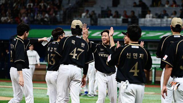 '와' 관록의 베테랑팀, 2이닝 만에 10점 추격 성공…'김혜성 역투' 라이징팀과 막판 10-10 극적 무승부 [고척 현장]