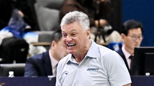 “코트 안과 밖은 완전히 다른 곳”…단순하지만 강한 대한항공 헤난 감독의 ‘프로페셔널’ 리더십