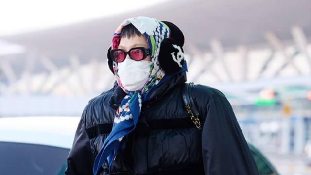 ‘인간 샤넬’ 지드래곤, 스카프 한 장으로 끝냈다