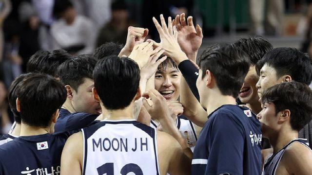 '이정현 3점슛 7개 24득점' 한국 남자 농구, 12년 만에 중국에 2연승