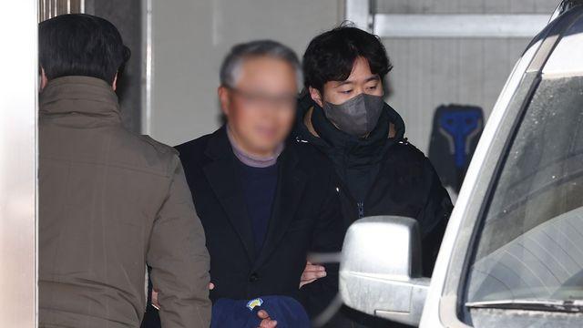 서부지법 난동 '특임전도사' 2심도 징역 3년 6개월…항의 소란