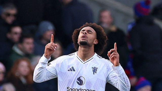 ‘맨유 떠날래요’ 외쳤지만 감독이 만류→1년 만에 프리미어리그 득점 “동료들에게 고맙다”