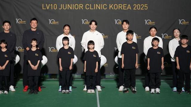 안세영, 배드민턴 꿈나무 만나 호흡...'LV10 주니어 클리닉 2025' 성료