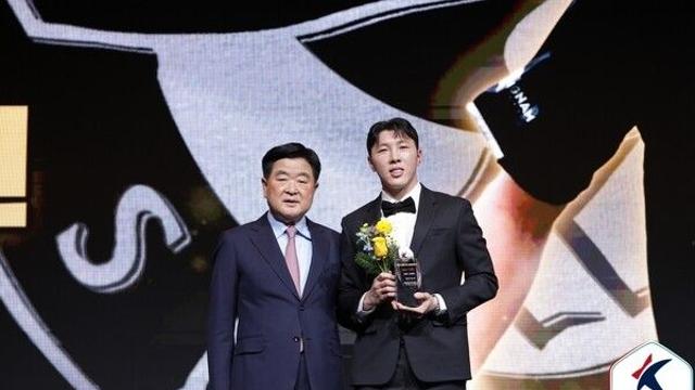 [K리그 시상식] ‘69회 최다 크로스 성공’ 성남 신재원, 아버지 신태용 감독 향해 “감사하다”