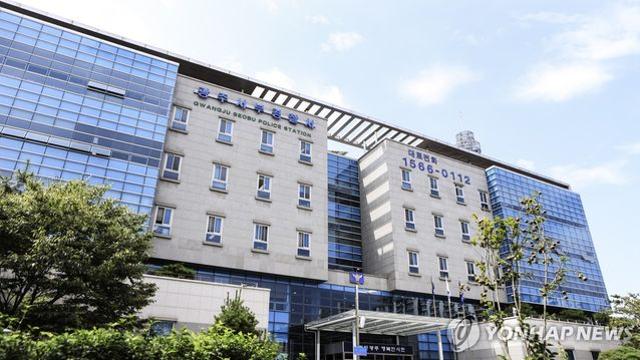 광주 새벽 도심서 음주운전 차량 전복…운전자 부상