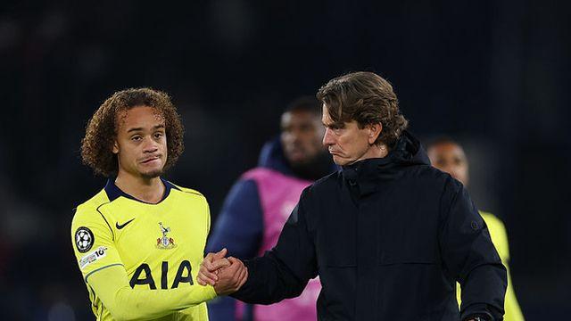 손흥민 후계자 없는 건 문제도 아니다...토트넘 총체적 난국 “프랭크는 팀 관리 방법도 몰라”