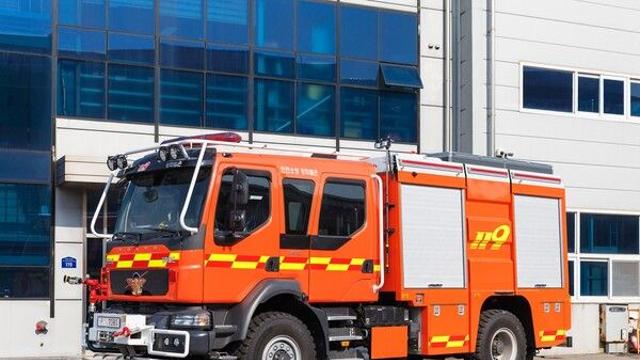 볼보트럭코리아·에프원텍, ‘소방펌프차 1호’ 출고