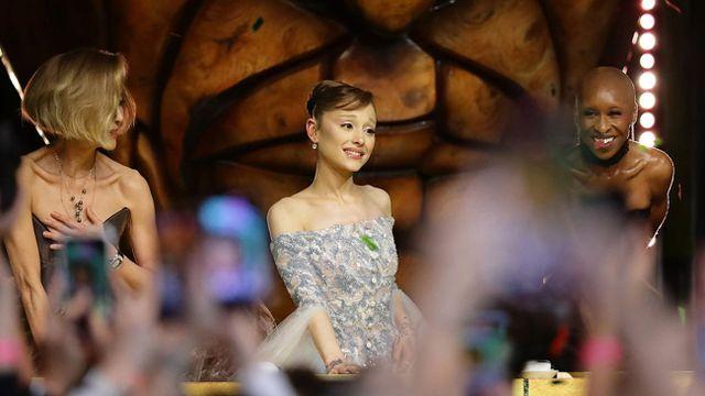 “16살부터 표본 취급” 아리아나 그란데, 외모 평가 문화에 다시 경고