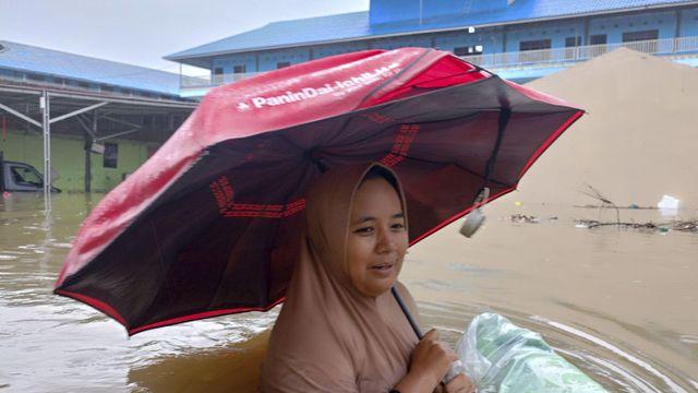 홍수: 물이 차오르면 어떻게 해야 하나