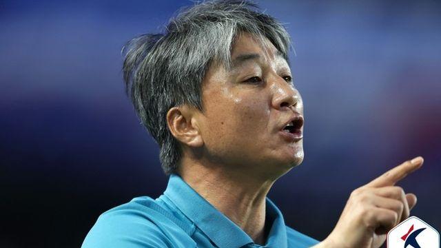 [K리그 시상식] 최하위→PO, 그리고 감독상 후보...전경준 감독 