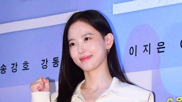 강한나, 조경사 됐다…’폭군의 셰프’ 이어 차기작 확정 (‘러브 : 트랙’)