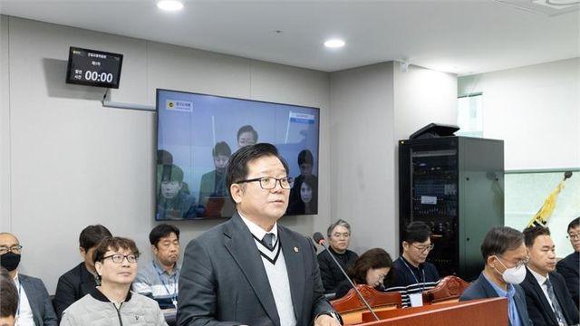 경기도의회 허원 의원, 발의 조례 개정안 상임위 통과...경기도의회  AI 기반 철도안전관리 근거 마련