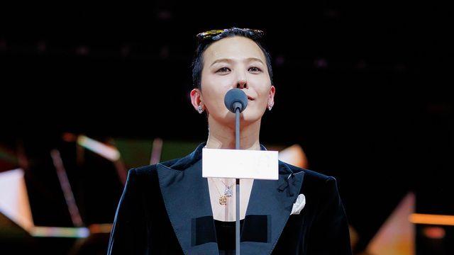 'MAMA 대상' 탔는데 라이브 논란 휩싸인 GD, 직접 등판했다