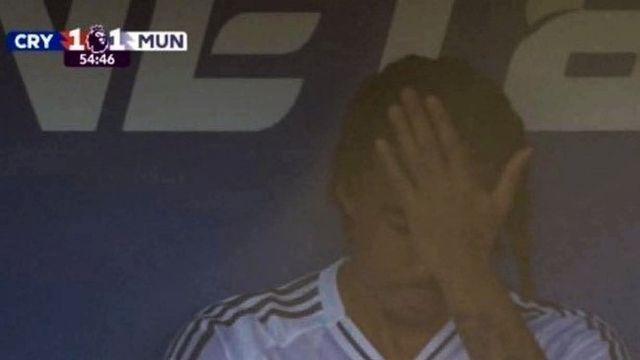 ‘이렇게 따뜻할 수가’ 맨유 전설, 팰리스전 PK 내준 20세 CB 격려 “이번 경험을 연료로 삼길”