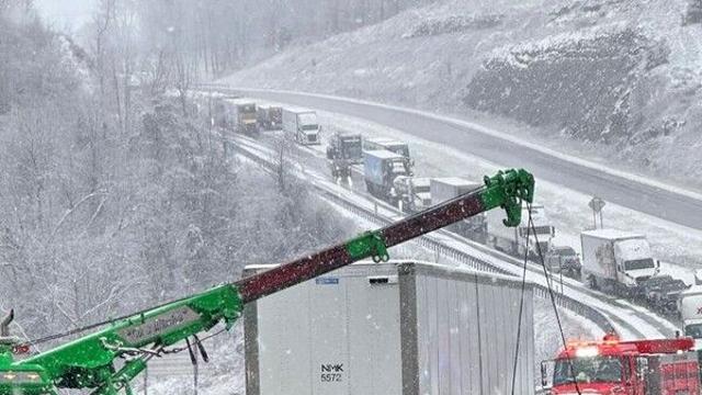 미 북동부 대서양 지역, 폭설과 겨울폭풍에 교통난..학교 휴교