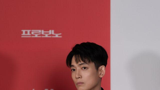 정경호, 판사 출신 변호사됐다…