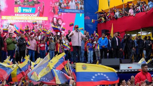 마두로, 트럼프와 2차 통화 거절당하자 대규모 반미 시위 주재