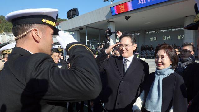 '화려한 날들' 재벌 자제들의 임관식